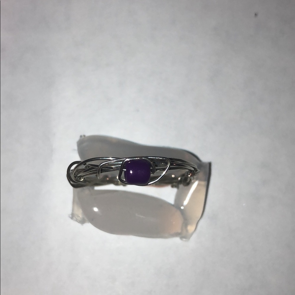 A purple bead ring. Size: 8 - Picture 2 of 2